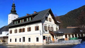 Ein Gasthof direkt in einem Dorf  | Wie geht es mit dem Kirchenwirt weiter?