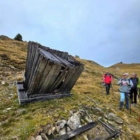 Die Naturfreunde  fanden die desolate Hütte vor