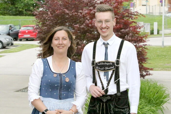 Sichtlich erfreut zeigten sich Obfrau Sabrina Posarnig und Kapellmeister Christoph Grabuschnig am Samstag über den enormen Besucherandrang, ließen sich doch zahlreiche Zuhörer diesen Ohrenschmaus nicht entgehen. 