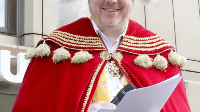 Veranstaltet wurde der Faschingsumzug von der örtlichen Faschingsgilde unter Obmann Carsten Passiel (Bild) und der  Stadtgemeinde Althofen. 