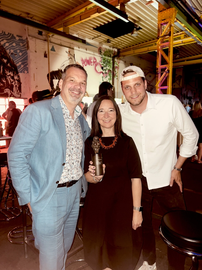 Freuten sich über den Award: Nikolaus Riegler, Marlies Heinricher-Woltran und Roland Radschopf (von links)