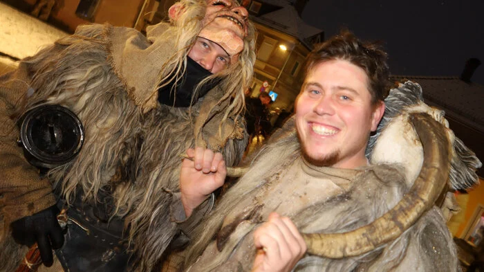 Hunderte Krampusse, Perchten und Engelchen sorgten in Feldkirchen wieder für Schauer und Spaß.