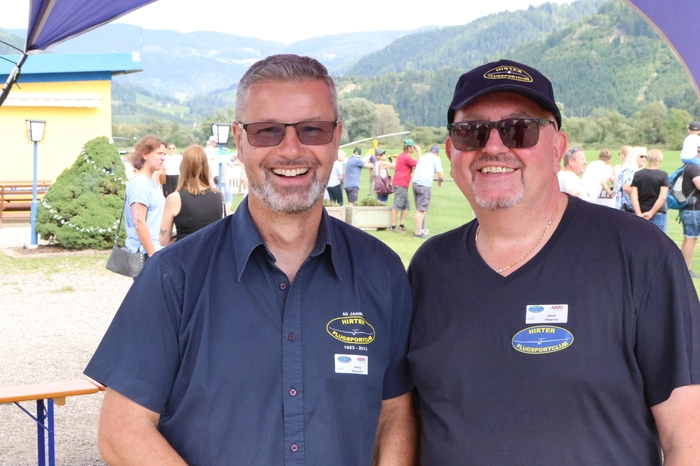 Denn für viele Besucher war es die Gelegenheit, einmal ganz nah an Maschinen zu stehen, die man sonst nur aus der Ferne oder vom Himmel kennt.