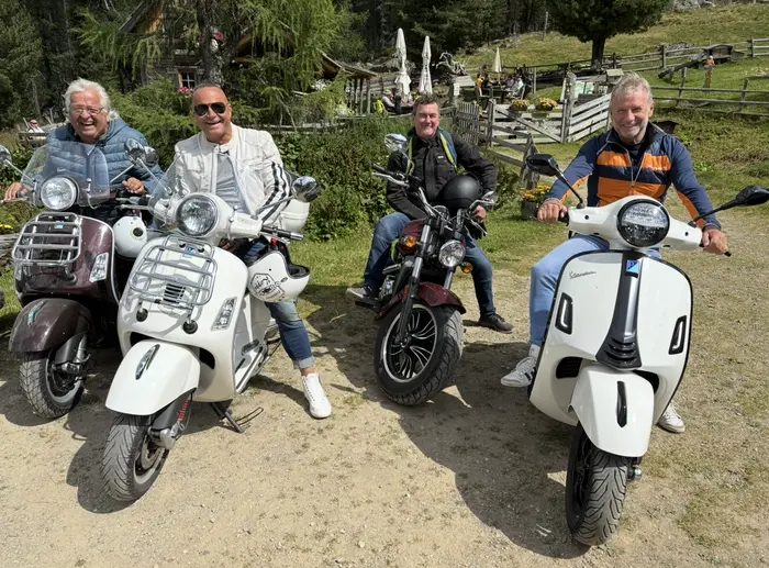 Gemeinsame Ausflüge mit der Band stehen oft am Programm 