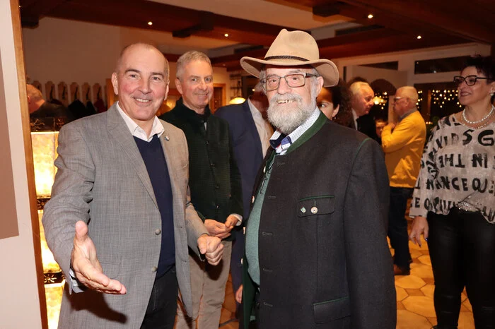 Theo Kelz mit dem Präsidenten des Vereins „Helping Hands Giving Life“, Franz Stelzl aus Vorarlberg.