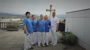 Auf der Dachterrasse der Palliativ-Station: die Team-Mitglieder Kevin Rauter, Sabrina Fellner, Sarah Krametter, Claudia Wieser und Michael Zink