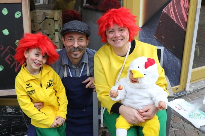 Bitte klicken Sie sich durch die Bilder 