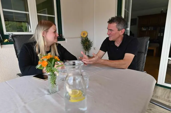 Kleine Zeitung Sommergespräch Thomas Trinkl, Nockalm Quintett, Musiklehrer aus Brückl, mit Verena Grimschitz
