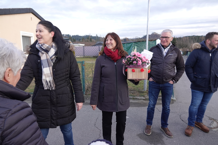 Diesmal gab es einen besonderen Anlass, der sogar Ortspfarrer Charles Ogbunambala und Bürgermeister Harald Jannach zum Besuch bewegte. Josefa Ofner feierte ihren 100. Geburtstag