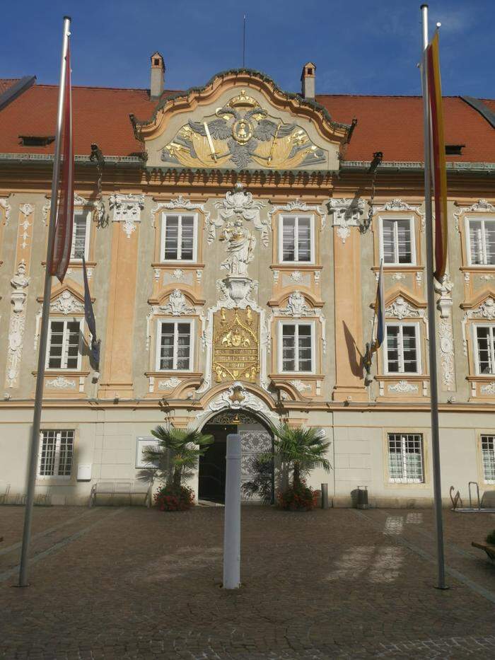 Ungewohntes Bild: Keine Freyung vor dem St. Veiter Rathaus