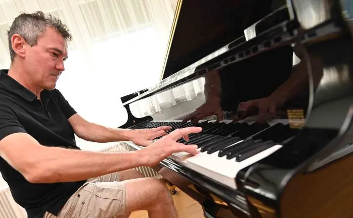 Kleine Zeitung Sommergespräch Thomas Trinkl, Nockalm Quintett, Musiklehrer aus Brückl, mit Verena Grimschitz
