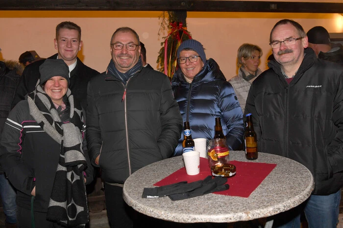 Bürgermeister Georg Kavalar (Dritter von rechts) befand sich auch unter den Gästen.