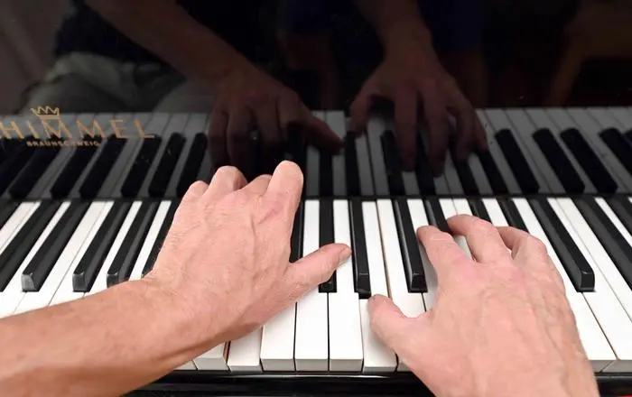 Kleine Zeitung Sommergespräch Thomas Trinkl, Nockalm Quintett, Musiklehrer aus Brückl, mit Verena Grimschitz
