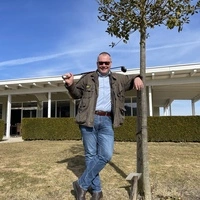 Harald Taupe vor dem Golfrestaurant. „Taupes Genussschmiede am Golfplatz“ wird am 14. März zum Saisonbeginn öffnen 