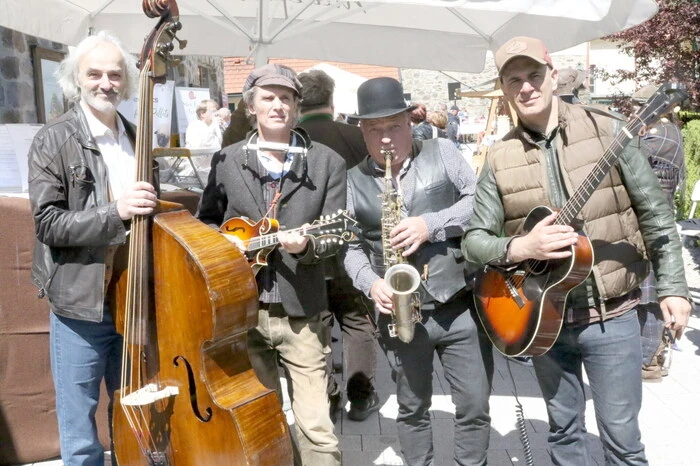 Für den musikalischen Aufputz sorgte das „Hillibilli-Trio“, welches extra aus dem Unterland „eingeflogen“ wurde.