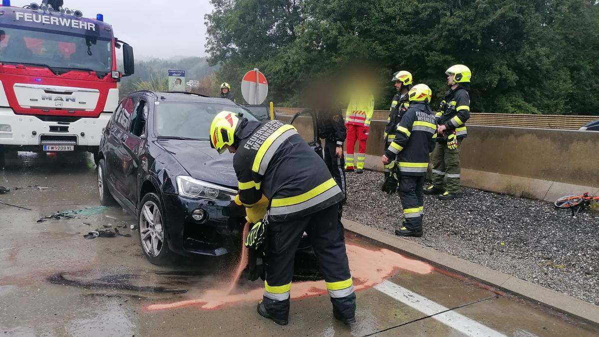 Zu einem schweren Verkehrsunfall wurden die Einsatzkräfte am Donnerstagnachmittag alarmiert