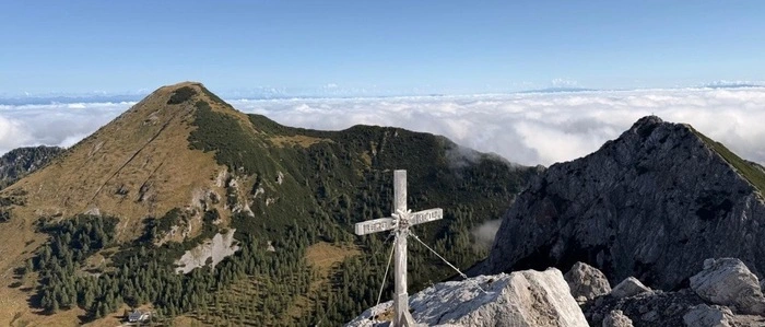 Das Kreuz steht jetzt auf der Edelweißspitze in den Karawanken