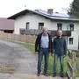Obmann Johann Graßler und Vorstandsmitglied Robert Theuermann vor der Lammingerhütte