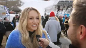 Melissa Naschenweng ist beim aktiven Skifahren offenkundig besser drauf als beim passiven