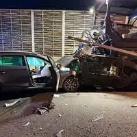 Die beteiligten Fahrzeuge wurden schwer beschädigt