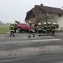 Die Feuerwehr musste das Fahrzeug bergen