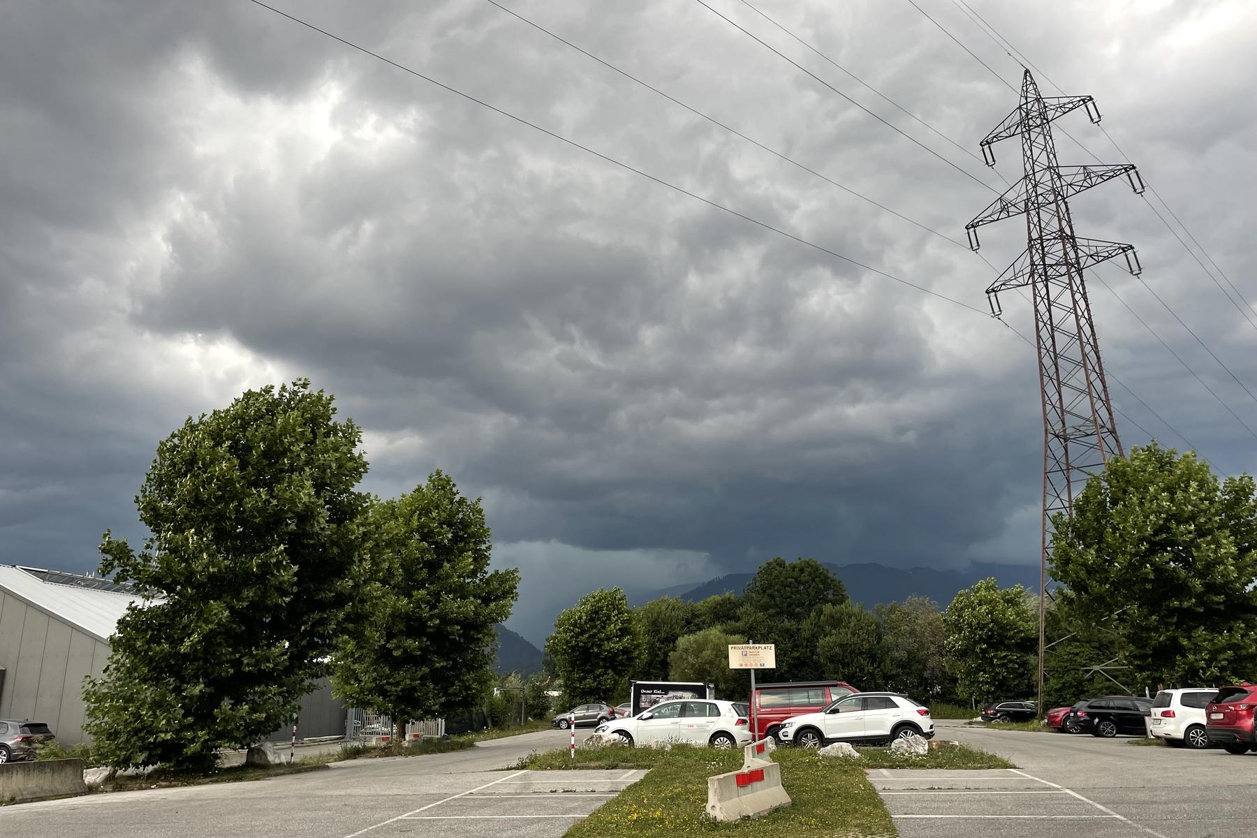 Ende der Hitzewelle: Unwetterwarnung für Kärnten, Evakuierung in Moosburg