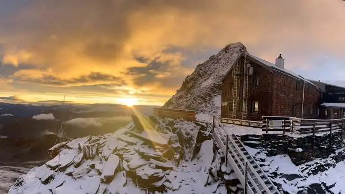 Die Erzherzog-Johann-Hütte – ein einzigartiger Arbeitsplatz in spektakulärer Landschaft
