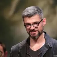 Dusan David Parizek 2018 mit seinem Nestroy-Preis