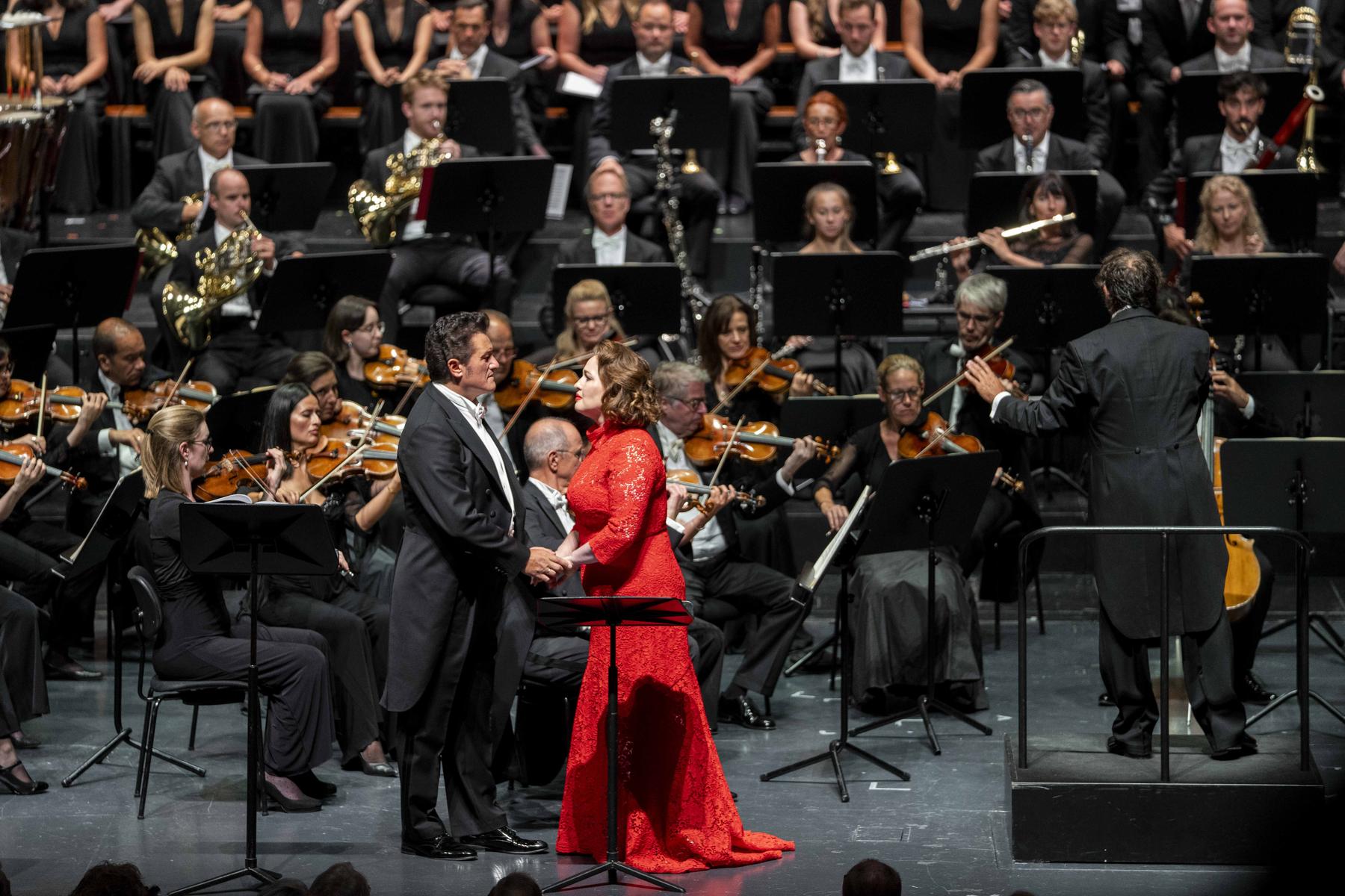 Salzburške festivalske predstave opere "Andrea Chénier" navdušile s pevsko zasedbo in uprizoritvijo