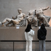 Teile des Parthenon-Skulpturen im British Museum