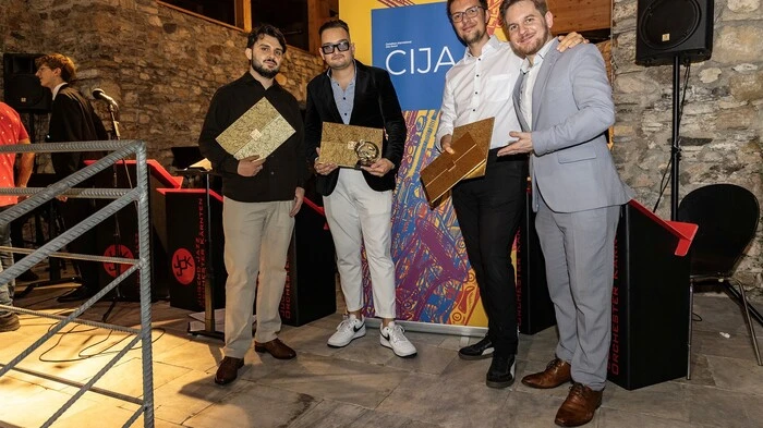 Die Preisträger Andreas Varady, Alan Bartuš  und Jordi Roviro mit Organisator Lukas Gabric (v. l.)
