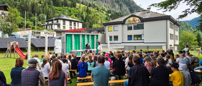 Schulvorstellung des Theaterwagens an der VS Stall im Mölltal