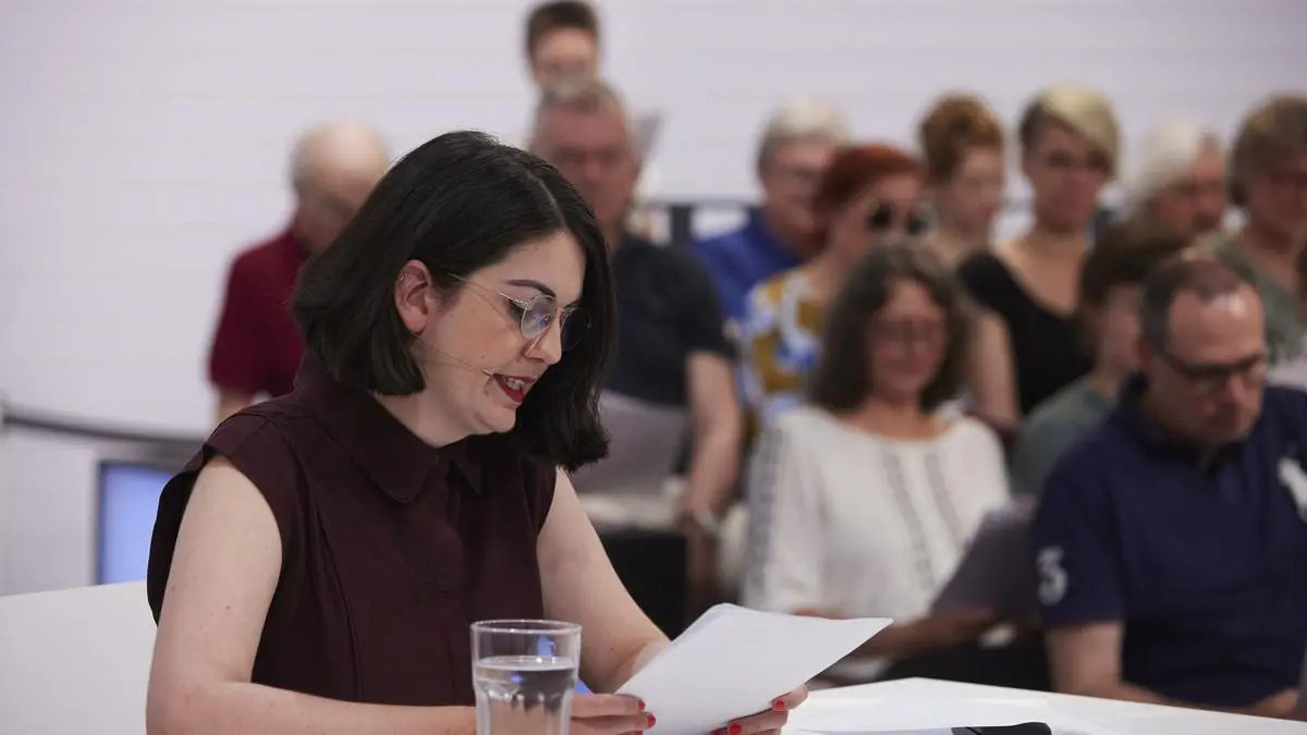 49. Tage der deutschsprachigen Literatur - Ingeborg-Bachmann-Preis 2025 - Lesungen und Diskussionen - 49. Tage der deutschsprachigen Literatur 2025, Ingeborg-Bachmann-Preis Tag 1, Lesungen und Diskussionen. - Im Bild: Nefeli Kavouras Foto: ORF/ORF - Kärnten/Johannes Puch. Veröffentlichung honorarfrei nur für redaktionelle Berichterstattung in Sendungszusammenhang und mit Copyrightangabe. Kontakt: foto@orf.at