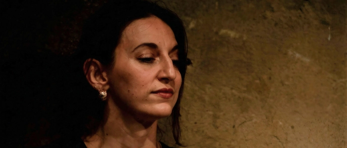 Die Osttiroler Sängerin  Anita Giovanna Rosati ziert das Cover des Trigonale-Programms