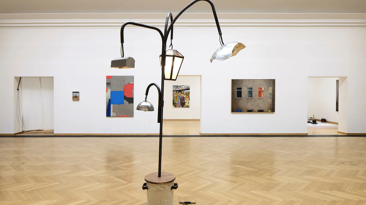 Blick in die Ausstellung mit Bernhard Buffs „Palme“