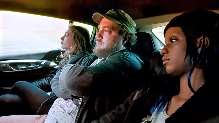 (v.li.): Lia Wilfing (Lola), David Scheid (Luki), Kaya Amani (Sissi). - Foto: ORF/KGP Filmproduktion