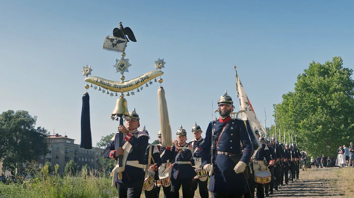 Darsteller des 1. Preußischen Garderegiments spielen den „Königgrätzer Marsch“ beim jährlichen Live-Reenactment in Königgrätz