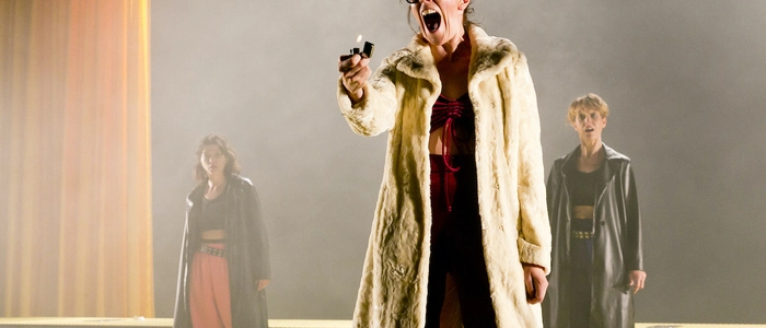 Natalie Baudys „under the influence“ in der Regie von Josef Maria Krasanovsky bei den Bregenzer Festspielen