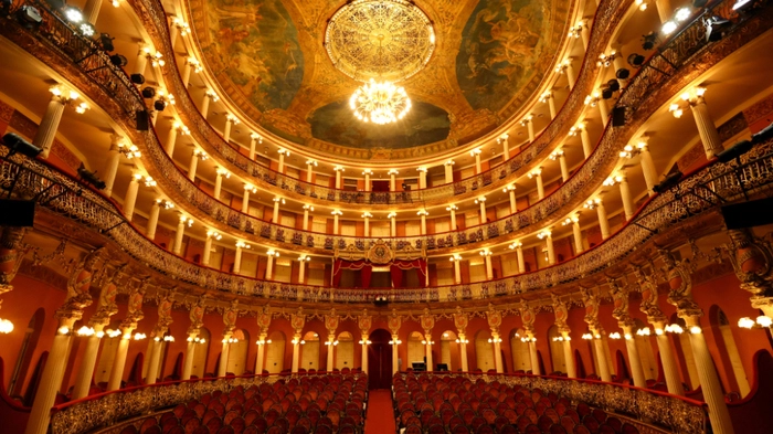 Das Teatro Amazonas mit seiner markanten Deckenmalerei