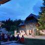 In der Brandlucken-Institution „Huabn Theater“ feiert am 3. Juli „Die drei Dorfheiligen“ Premiere.
