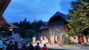 In der Brandlucken-Institution „Huabn Theater“ feiert am 3. Juli „Die drei Dorfheiligen“ Premiere.