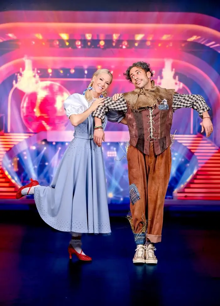 Dancing Stars - Die Show - Eines der verbliebenen drei Paare ist kurz davor, den begehrten Titel 