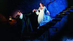 Hinab in die Katakomben der Pariser Oper im späten 19.Jahrhundert: das Phantom mit Christine