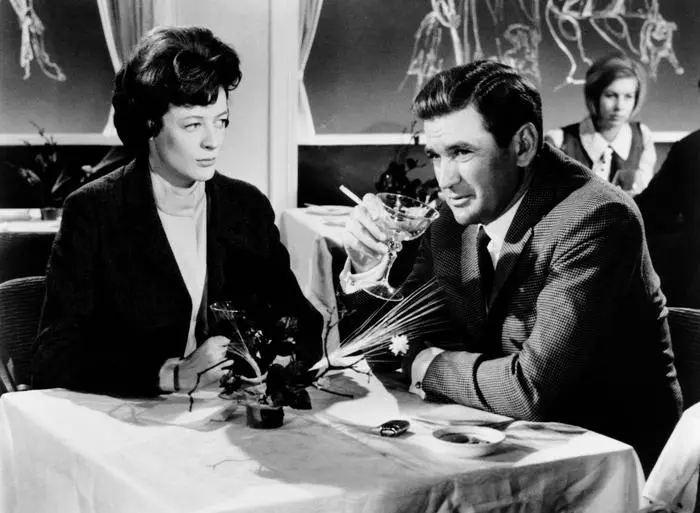 THE V.I.P.S, from left, Maggie Smith, Rod Taylor, 1963 Courtesy Everett Collection ACHTUNG AUFNAHMEDATUM GESCHÄTZT PUBLICATIONxINxGERxSUIxAUTxONLY Copyright: xCourtesyxEverettxCollectionx MBDVIPS EC040