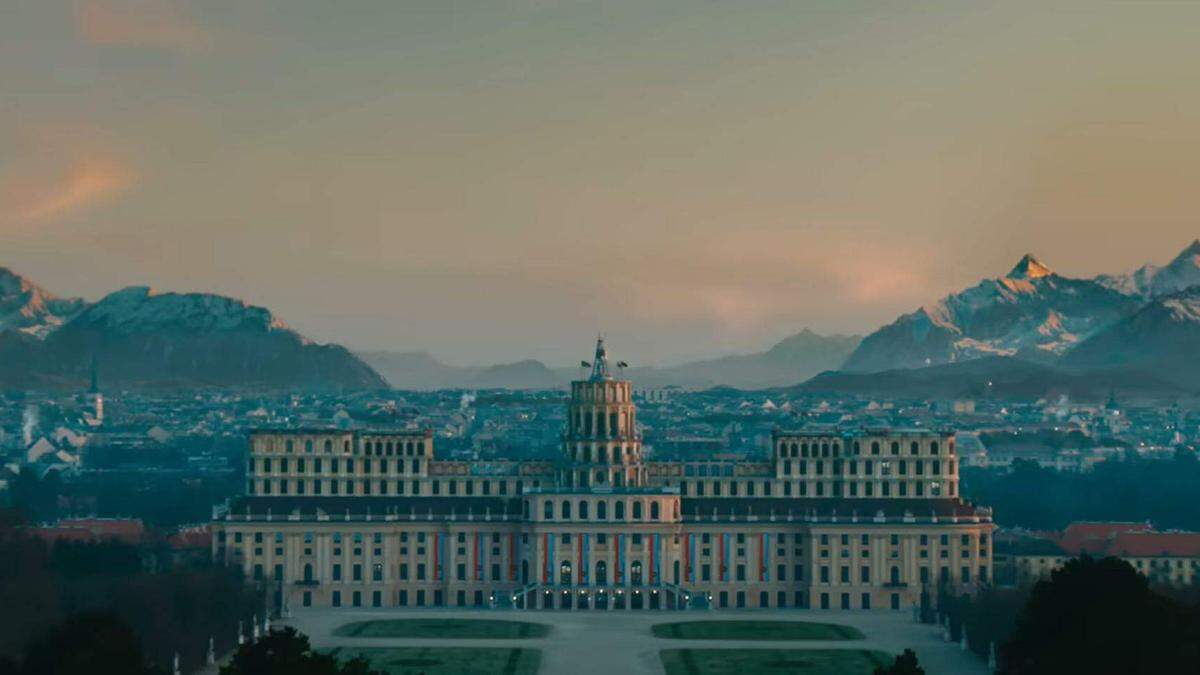 Das 2023 eingeführte Filmanreizmodell holt Großproduktionen wie „The Regime“ mit Kate Winslet in der Hauptrolle nach Österreich. Das Bild zeigt das Schloss Schönbrunn, wie es in der Serie zu sehen ist