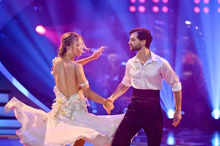 Dancing Stars - Die Show - Probe - Eines der verbliebenen drei Paare ist kurz davor, den begehrten Titel 