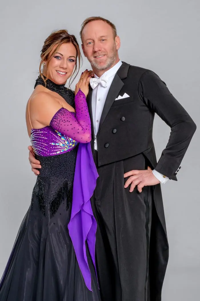 Die neuen „Dancing Stars“ erstmals im Tanz-Outfit - Live-Shows ab 14. März in ORF 1 und auf ORF ON; „Dancing Stars – Die Promis sind startklar!“ schon am 7. März - Nachdem die zehn neuen „Dancing Stars“ die ersten Proben erfolgreich hinter sich und ihre Köpfe mit den ersten Tanzschritten zum Rauchen gebracht haben, schlüpfen sie nun in ihre Tanz-Outfits. So können die Promis der 16. Staffel des ORF-Events Jury und Publikum nicht nur mit ihrem tänzerischen Talent überzeugen, sondern auch mit den passenden Tanzkleidung glänzen. - Im Bild: Manuela Stöckl, Stefan Koubek. Foto: ORF/Hans Leitner. Veröffentlichung honorarfrei nur für redaktionelle Berichterstattung in Sendungszusammenhang und mit Copyrightangabe. Kontakt: foto@orf.at