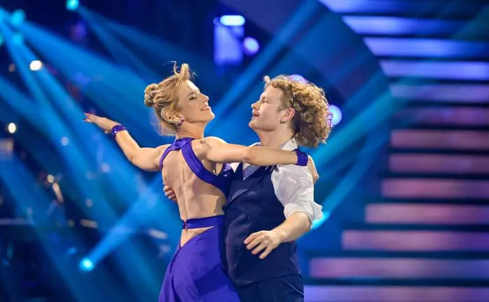 Dancing Stars - Die Show - Probe - Eines der verbliebenen drei Paare ist kurz davor, den begehrten Titel 