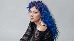 „Hand to the Heart“ heißt die aktuelle Single von Paenda