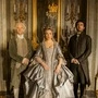 Verena Altenberger als Marie Antoinette, Philipp Hochmair als Kaiser Joseph II. und Eidin Jalali als Antonio Salieri in „Mozart/Mozart“